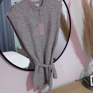 Gray cable knit poncho/vest • A New Day 🏷